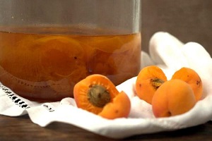 Наливка з абрикосів в домашніх умовах